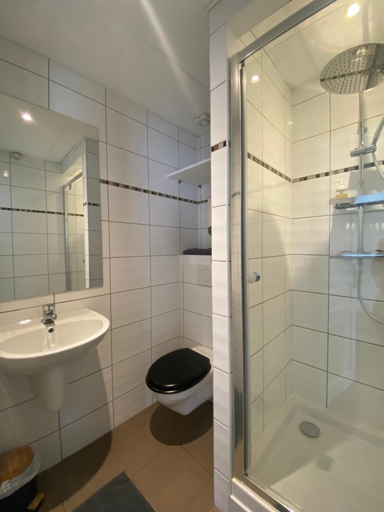 Chambre Privative Au Centre De Bourbourg - Proche Commodites Et Gare Chambre photo